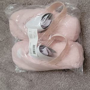 Kendall + Kylie Faux Fur Slippers Size 9 NWT